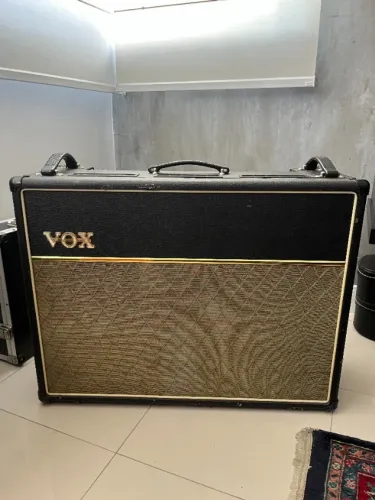 Amplificador Vox Ac30cc2 em ótimo estado. Um clássico.