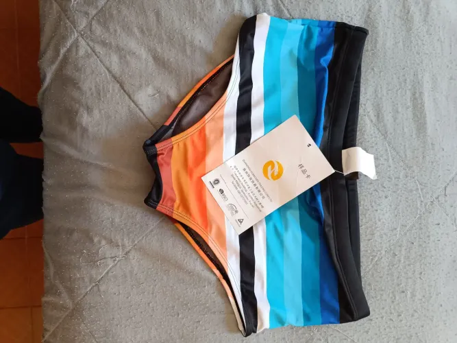 Sungas de praia listradas