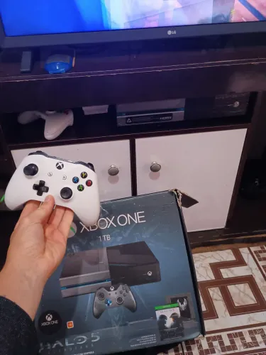 Xbox one Edição limitada HALD, Mais 1 controles