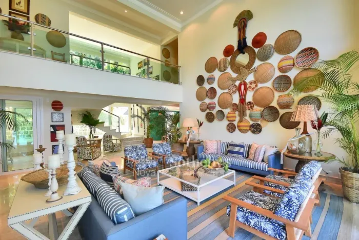 Casa frente ao mar com praia particular e heliponto em condomínio exclusivo