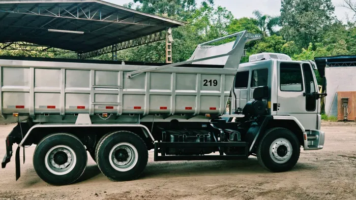 Vendo Ford Cargo 2422