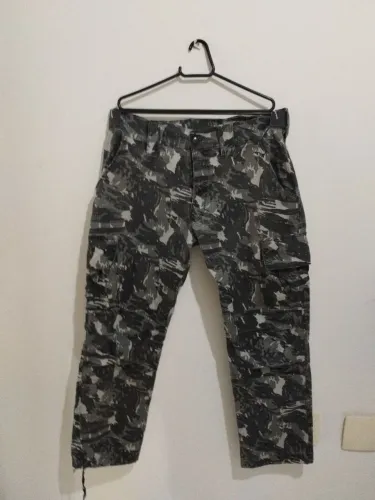 CALÇA MILITAR EM TECIDO HIPSTOP No 48 PARA USO EM TRABALHO DE SEGURANÇA OU PESCARIA