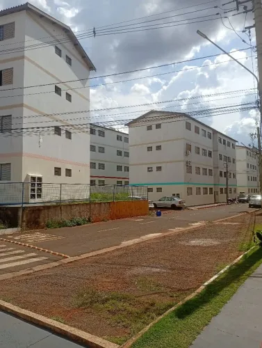 Vendo apartamento no Reinaldo Buzaneli 1