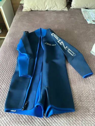 Roupa p mergulho ou surf