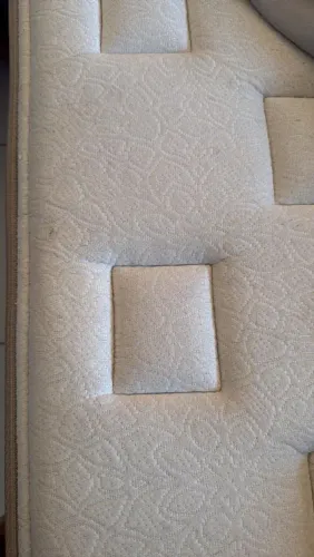 Vendo uma cama box casal,colchão seminovo e cabeceira em camurça ,Prohouse