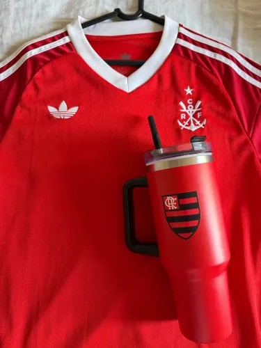 Vendo camisa mais garrafa térmica 