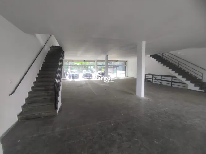 Loja comercial com 540 m² para locação no Bairro Teixeiras em Juiz de Fora