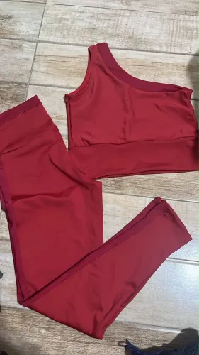 Roupa academia nova