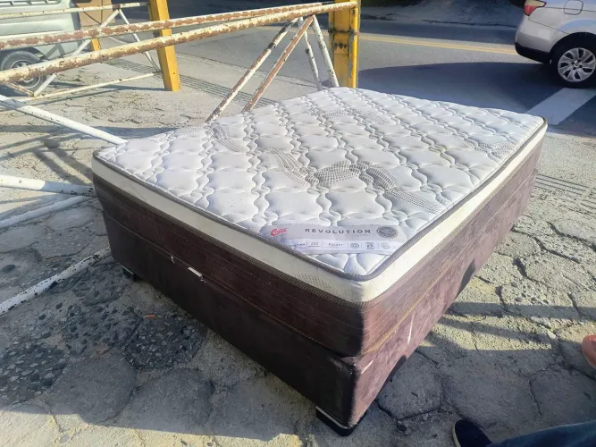 BASE BOX COM COLCHÃO DE CASAL 