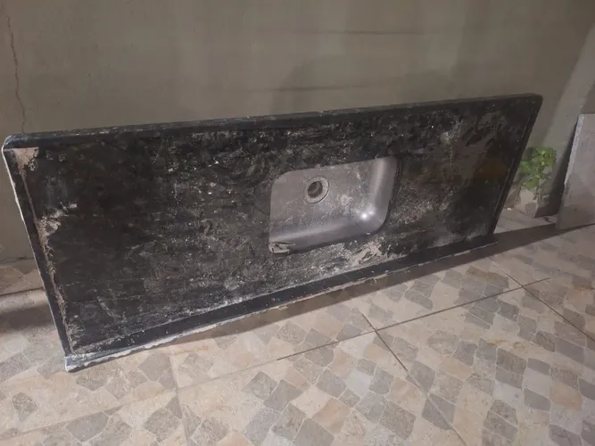 Bancada de granito preto com Cuba 1,50m 