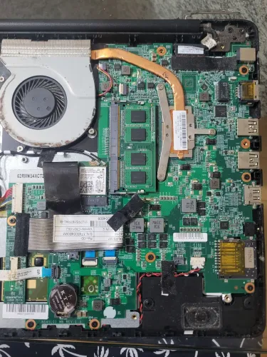 Placa mãe positivo notebook xr7660 + Memória DDR3 4GB