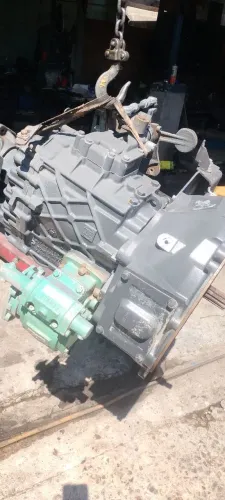 Caixa de marcha do Iveco 130v19hd com tomada de força e servo contato * 