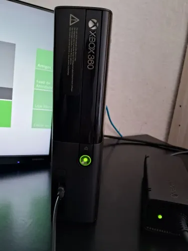 Xbox 360 Super Slim 60GB + Dragon Ball Xenoverse (Limpeza e Troca de Pasta térmica feita)