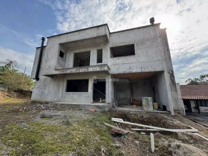 Casa à venda em fase final de construção