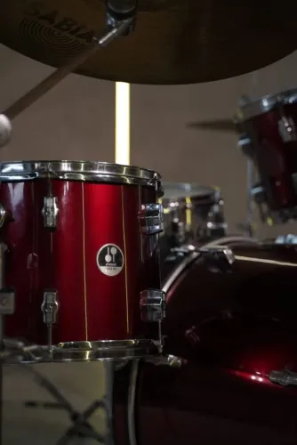 BATERIA SONOR FORCE 507 + KIT DE PRATOS SABIAN