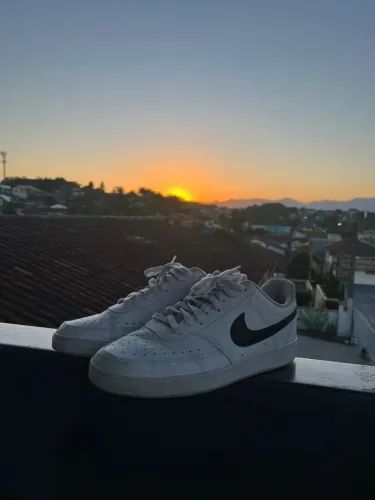 Tenis nike court vision branco e verde !