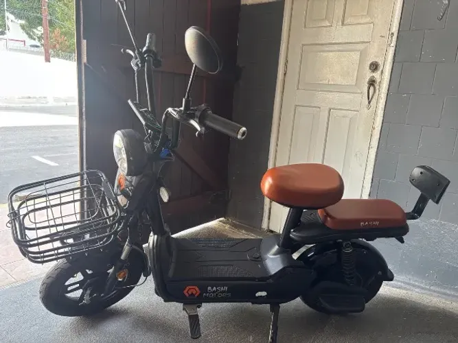 Scooter elétrica BASHI- 500 watts