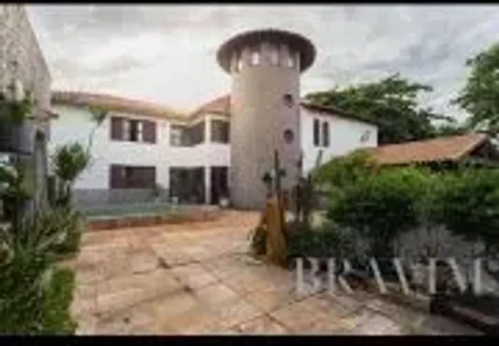 CASA DUPLEX com 684 m² de área construída, com 4 quartos em Ilha do Boi - Vitória - ES