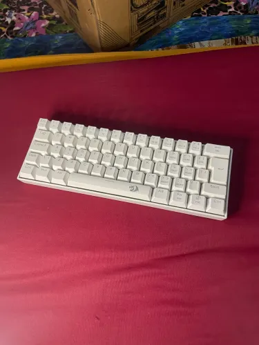 Teclado Mecânico Redragon Lakshmi RGB ABNT2