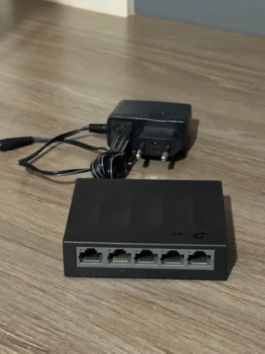 Switch TP-Link Gigabit LS1005G 5 portas com fonte