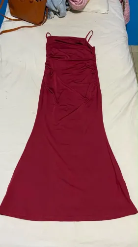 Vestido bordô