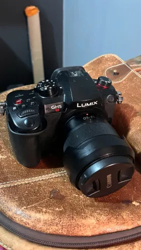 Camera Lumix GH5s + 12-60mm f3,6-5,6 Lumix