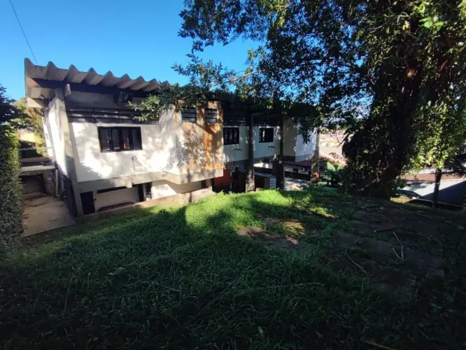 Ideal para hostel, pousada ou uso residencial  4 suítes e lazer - Martim de Sá