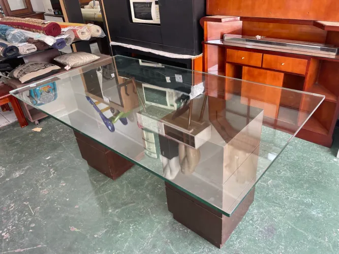 Mesa de Jantar com Tampa de Vidro