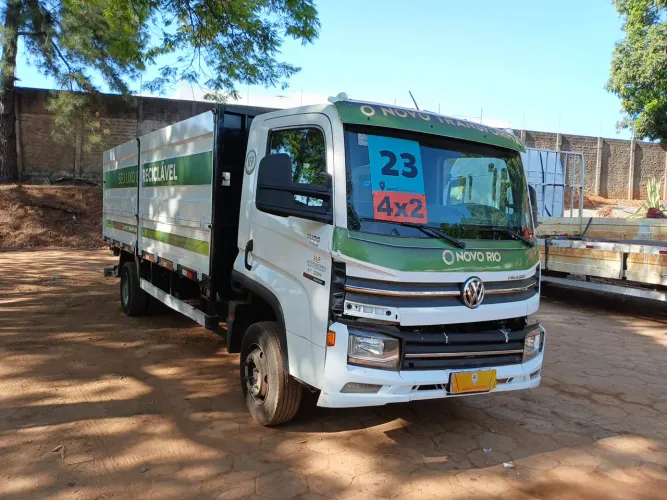 Volkswagen 11.180 11-180 Delivery 2p (diesel)(E5) 2022/2023 Vamos Seminovos Goiania
