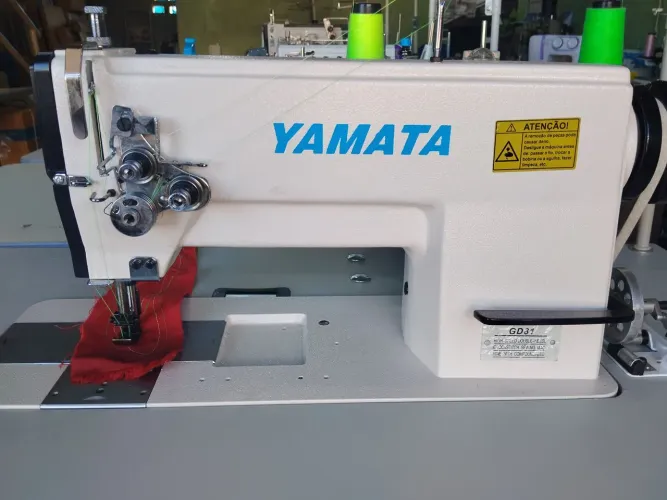 Máquina de costura pespontadeira industrial direct drive nova Yamata