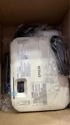 Vendo projetor Epson H846A nunca usado