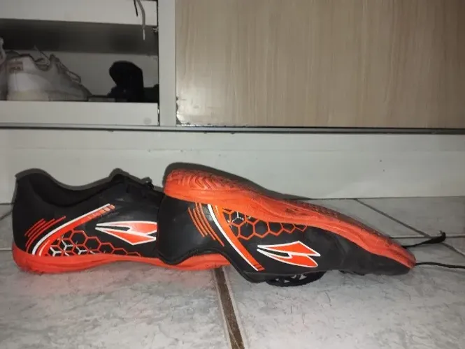 Chuteira de futsal tamanho 41