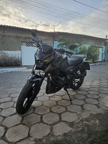 Bajaj pulsar N150 2026 quitada.