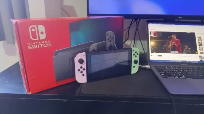 Nintendo Switch + Cartão 2gb