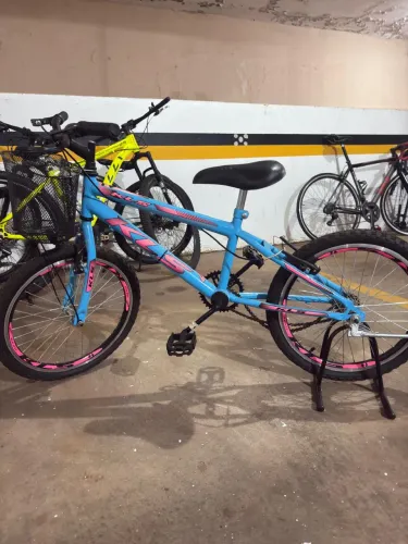 Bicicleta Infantil Feminina Aro 20 Semi Nova