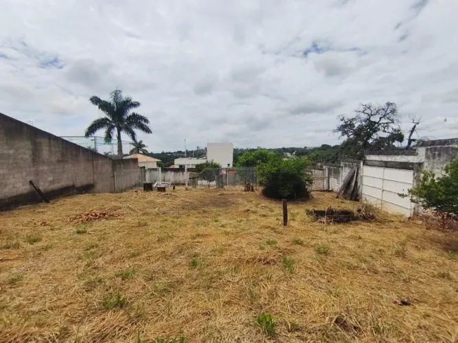 Lote 1000m² à venda no bairro Bandeirantes.