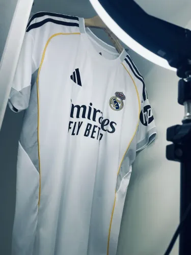 Camiseta Real Madrid Primeira Linha