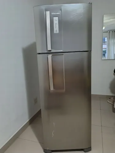 Geladeira Eletrolux Inox 31 litros duplex