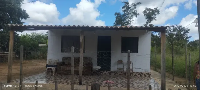 Dois lotes com um casa