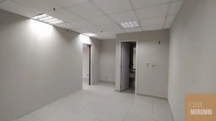 Sala Comercial 40m² com divisória 1 vaga na Vila Andrade, próximo ao shopping Jardim Sul