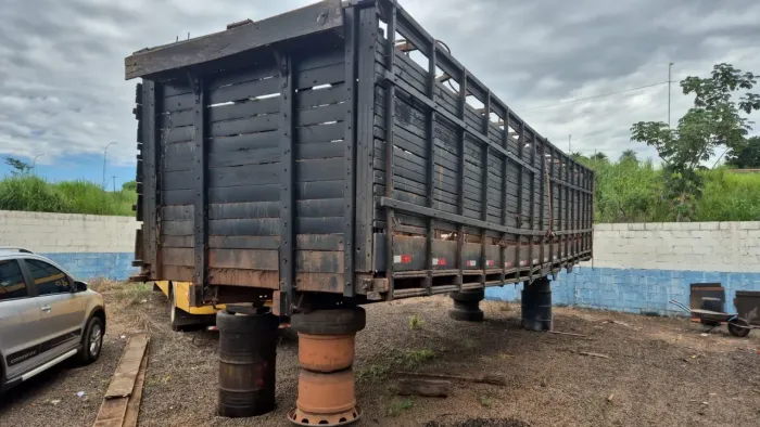 Gaiola Boiadeira 10,50 x 2,50  mts em boas condições de uso