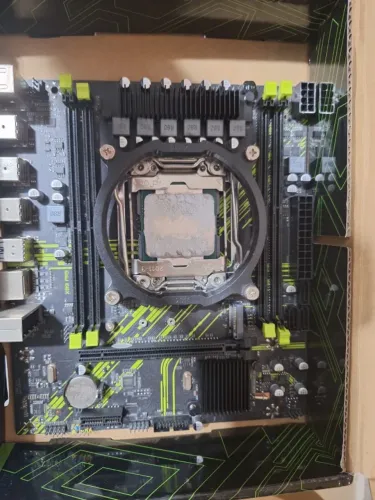 Placa Mãe Xeon com Xeon E5-2650 v4.