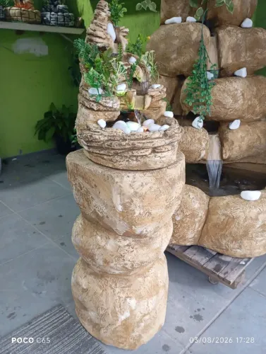 Fonte com pedestal