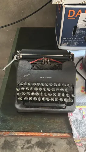 Máquina de escrever antiga