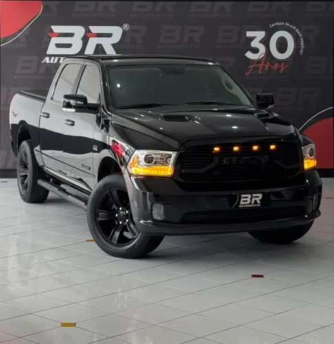 Ram Classic Laramie Night Edition 5.7 V8 16V Gasolina 4X4 Aut. 2022