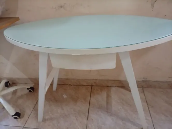 Mesa para escritório ou outros fins