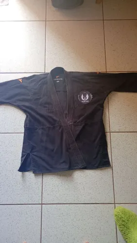Kimono preto semi-novo