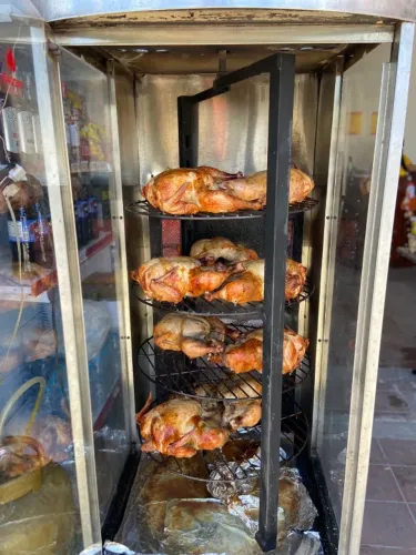 MAQUINA DE ASSAR FRANGOS E CARNES