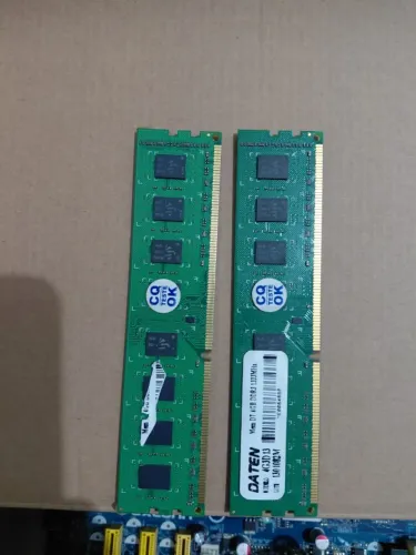 VENDO 2 PENTES DE MEMÓRIA RAM DE 4 GB