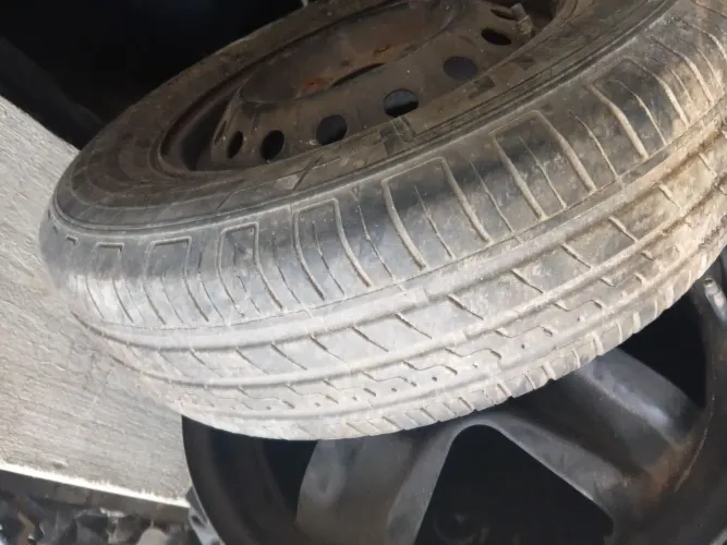 Pneu 175/75/13